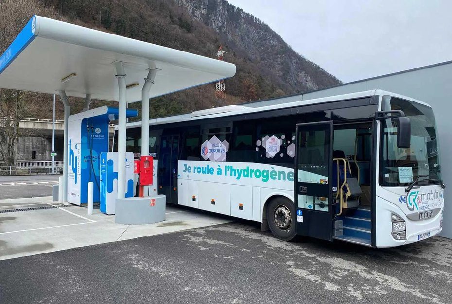 Courchevel tests hydrogen bus for Moutiers Courchevel Shuttle